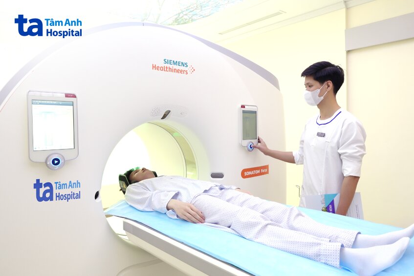 bệnh nhân đang chụp mri