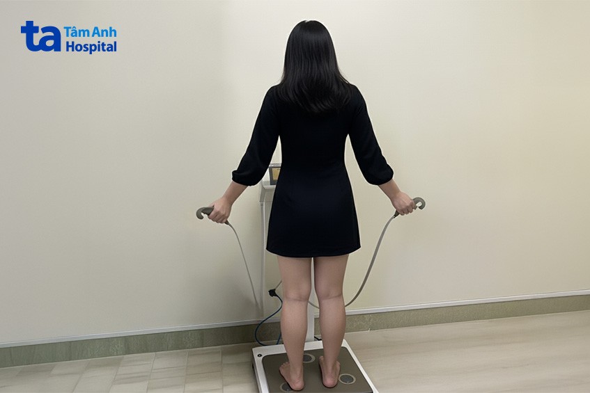 chị linh giảm 7kg sau 1 tháng điều trị