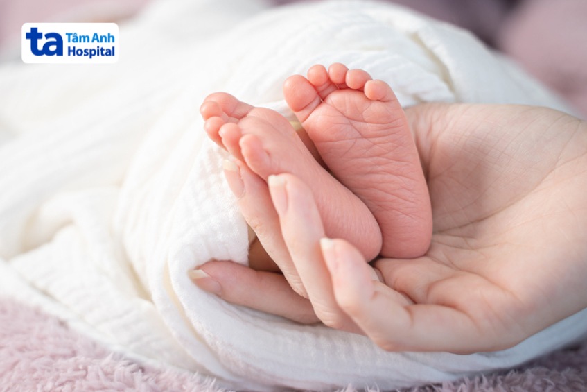 cường giáp thường xuất hiện trong tháng đầu tiên