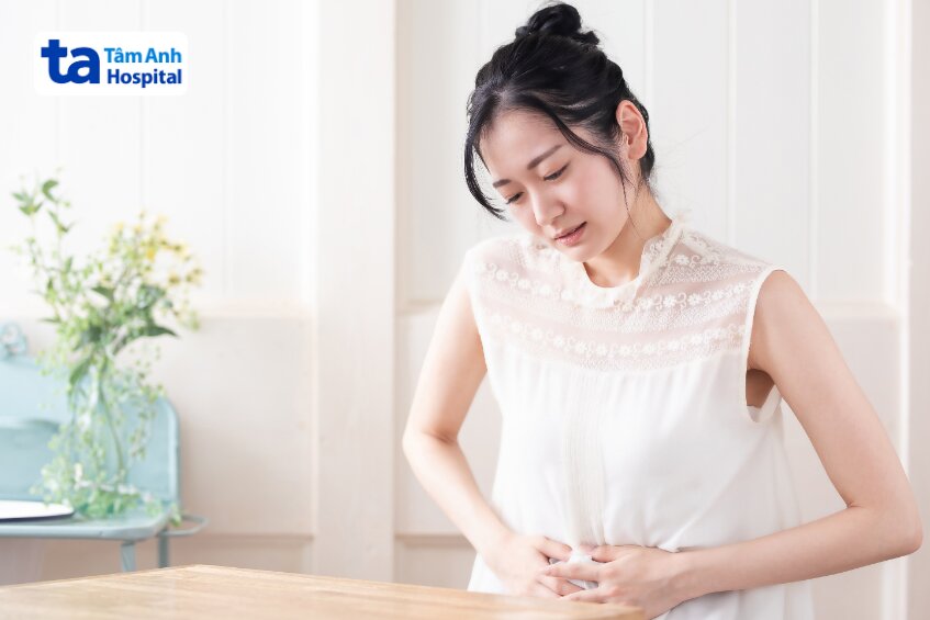 đau nhói bụng dưới khi mang thai tháng thứ 4