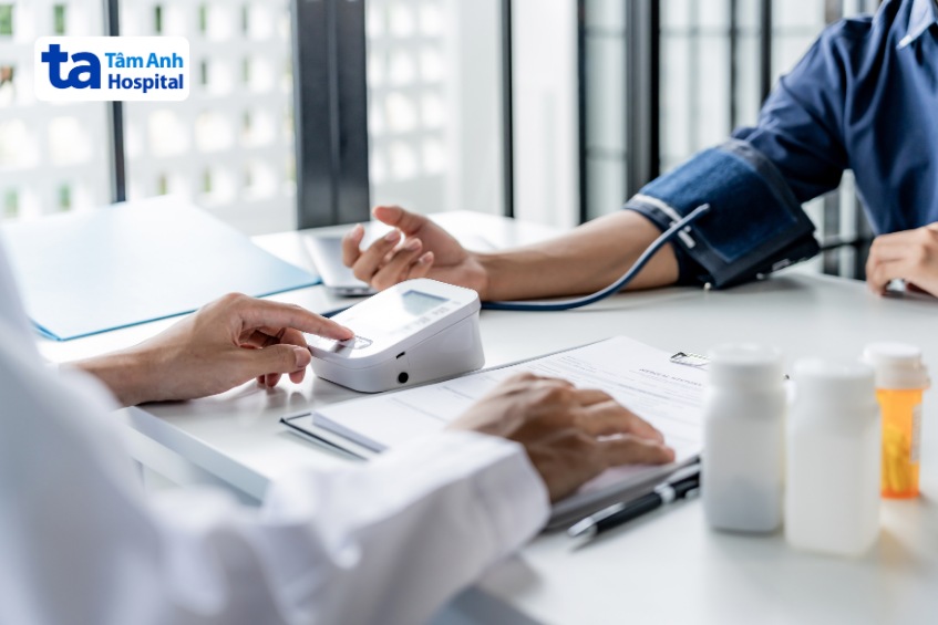 Tìm Hiểu Thế Nào Là Tăng Huyết Áp Độ 2? Đo Huyết Áp Giúp Chẩn Đoán Và Đánh Giá Mức Độ Bệnh Hiệu Quả