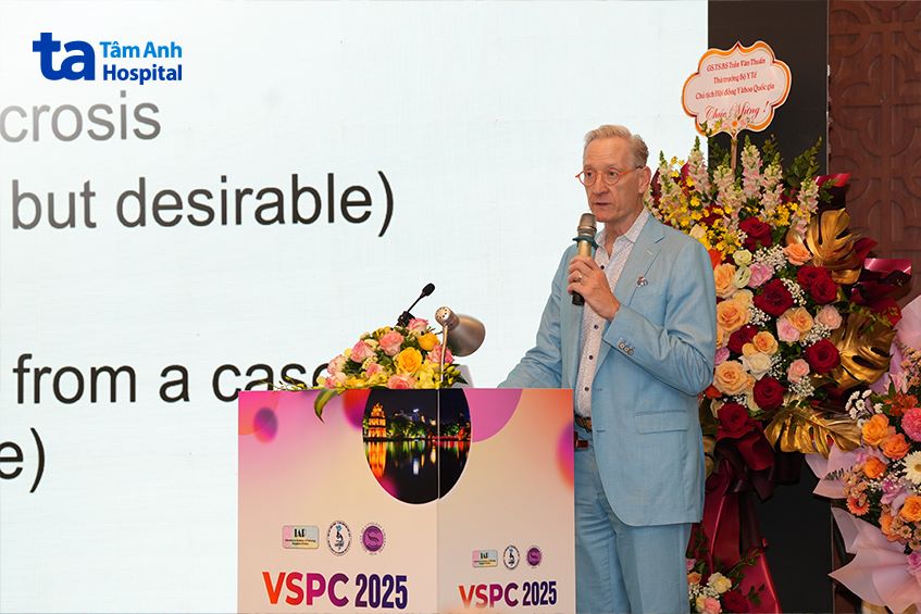 giáo sư henry tazelaar phát biểu