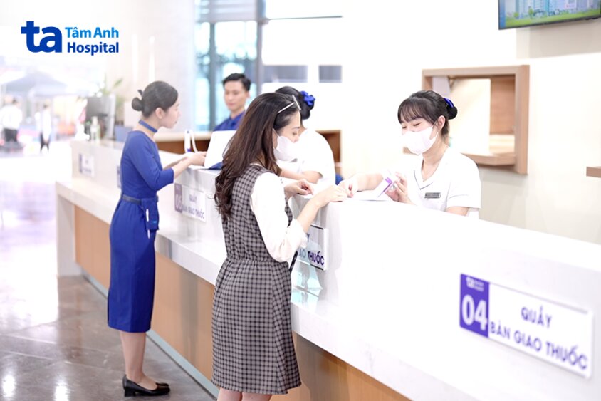 khách hàng được tiếp đón chu đáo