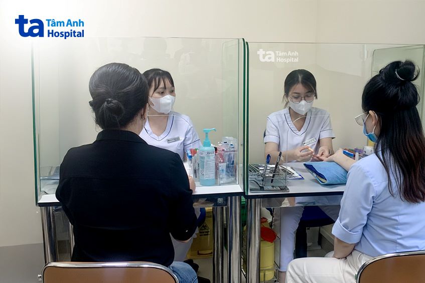 lấy máu xét nghiệm