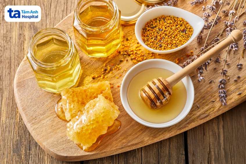 mật ong chứa nhiều đường, do đó, cần lưu ý khi thêm vào thực đơn