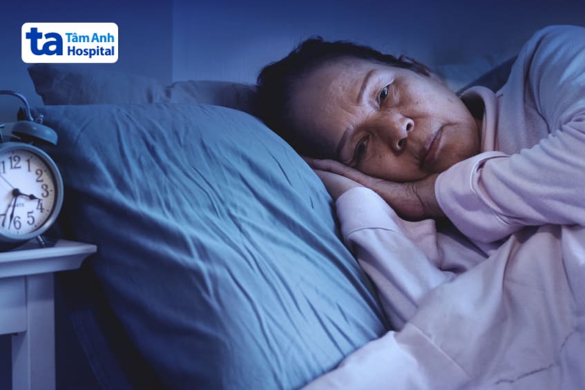 người bệnh trằn trọc, khó đi vào giấc ngủ