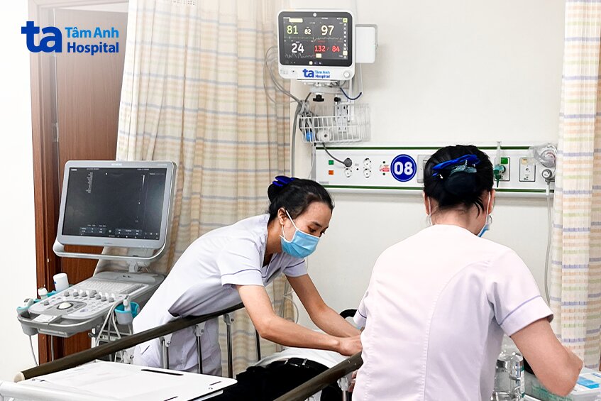 nhanh chóng cấp cứu cho anh hải