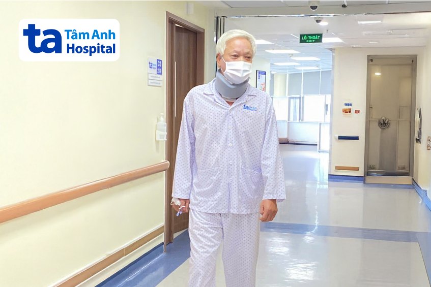 ông hiệu tự đi lại sau phẫu thuật
