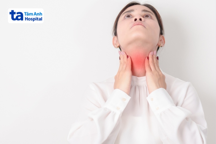 phẫu thuật tuyến giáp có thể tiềm ẩn một số rủi ro