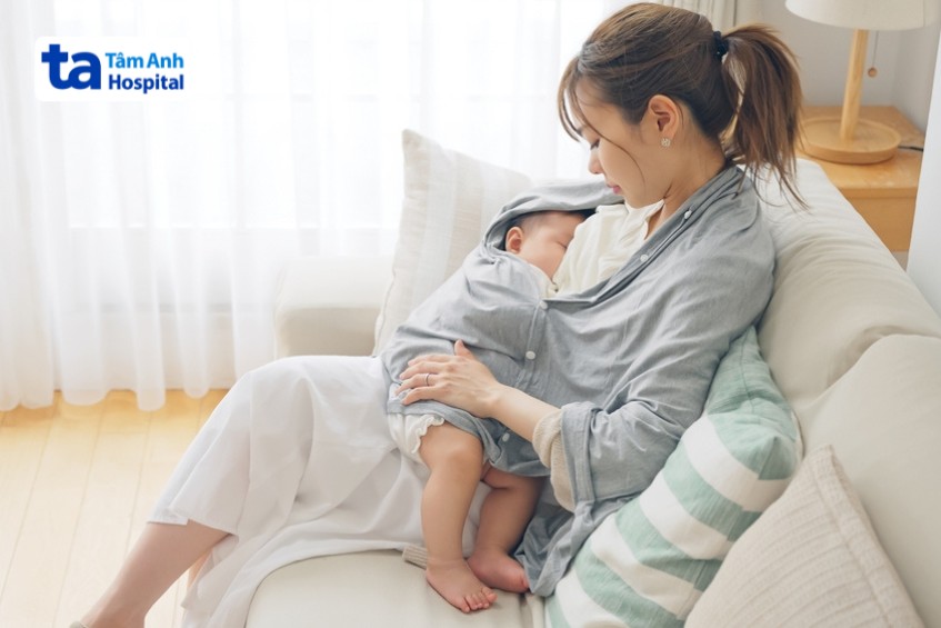phụ nữ bị cường giáp vẫn có thể cho con bú