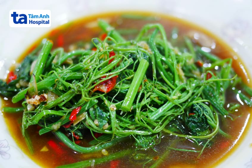 Món rau bí xào tỏi với ớt đỏ, giàu vitamin tốt cho phụ nữ mang thai