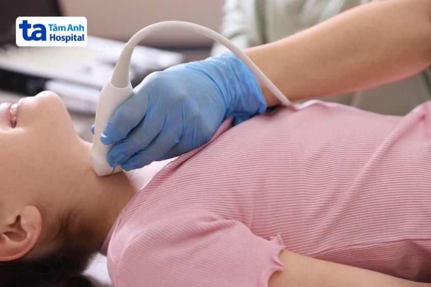siêu âm giúp bác sĩ đánh giá kích thước tuyến giáp