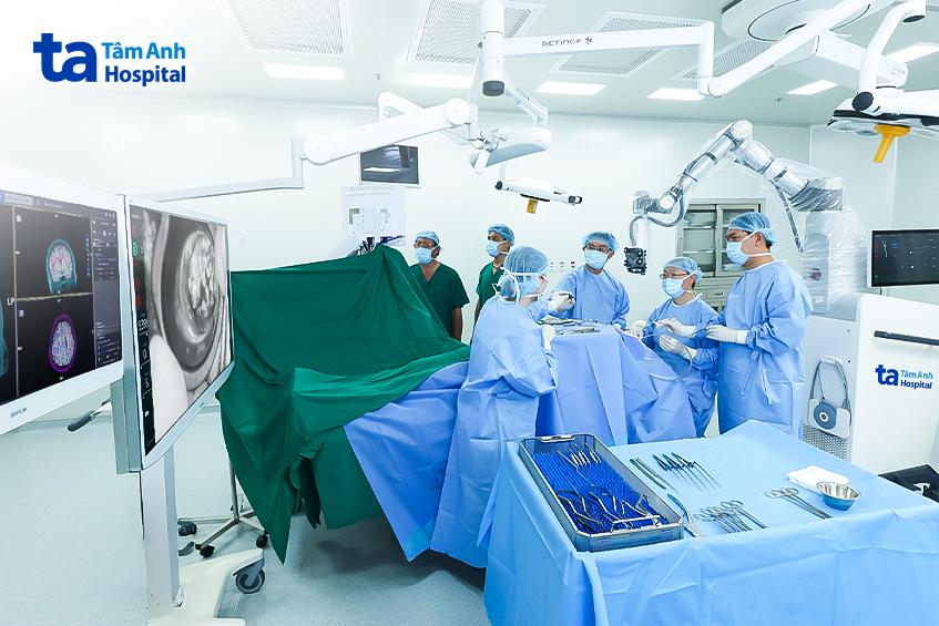 tâm anh là cơ sở y tế duy nhất tại việt nam sở hữu robot modus v synaptive