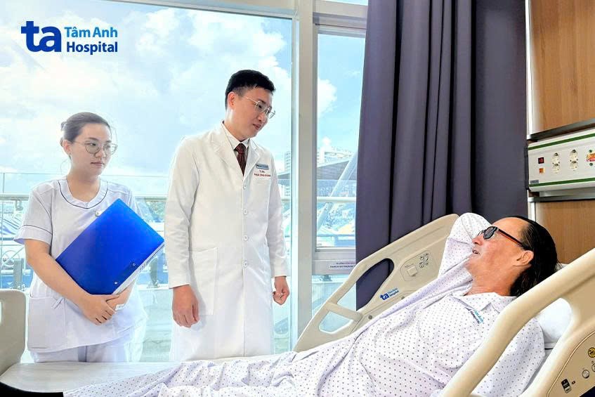 thăm khám bệnh nhân Philippe