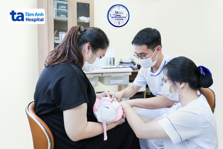 tiêm kháng thể đơn dòng beyfortus cho trẻ sơ sinh