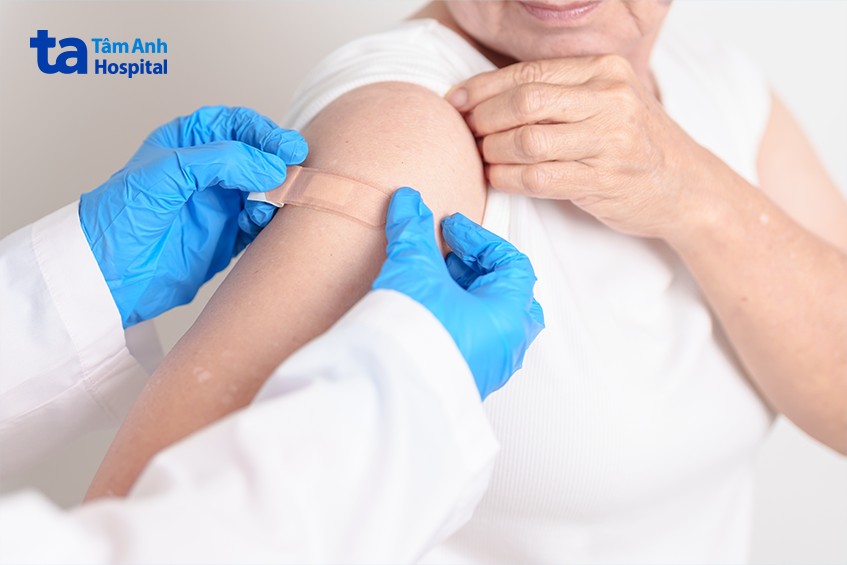 tiêm vắc xin rsv tại cơ delta