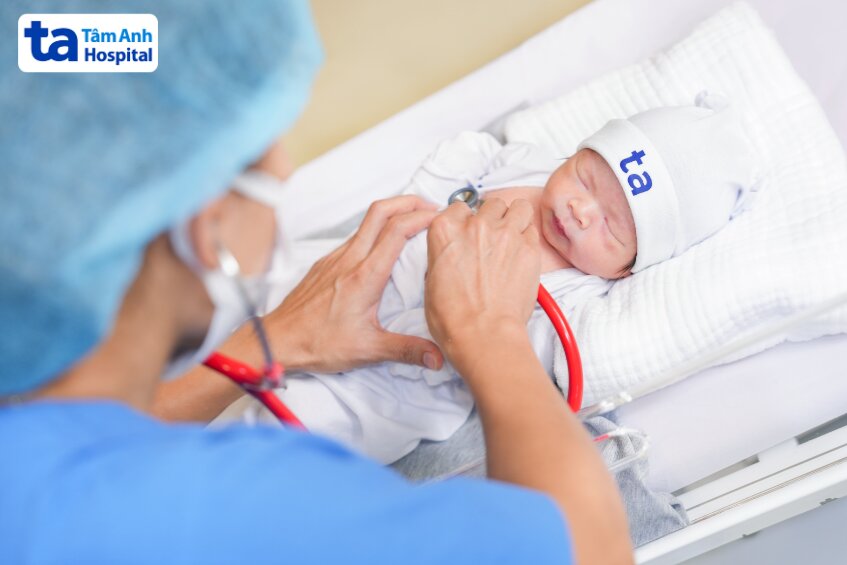 trẻ sơ sinh tại tâm anh được tiêm kháng thể rsv