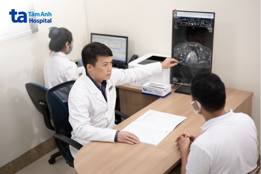 bác sĩ lên kế hoạch điều trị phù hợp