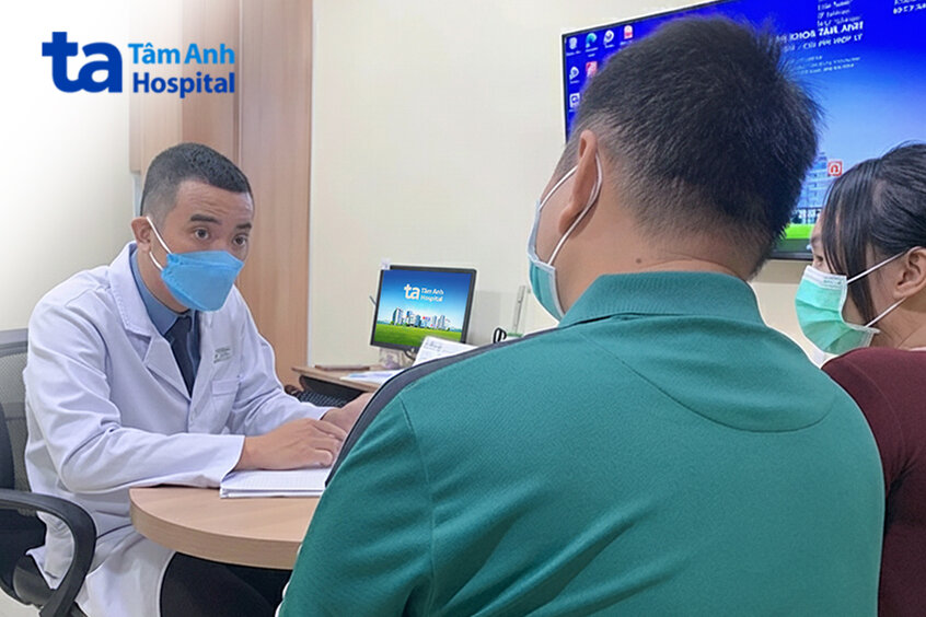 bác sĩ tư vấn liệu trình giảm cân