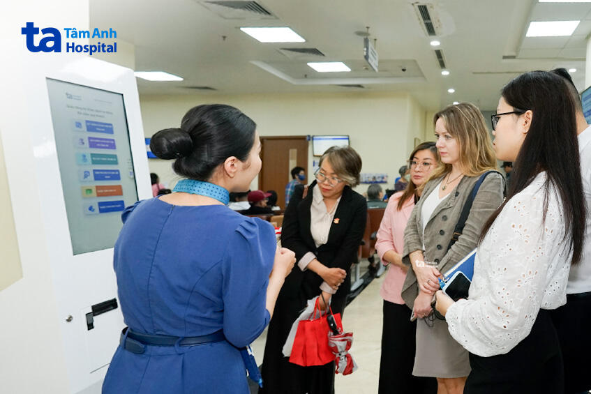 chuyên gia canada đánh giá cao thiết bị ki ốt