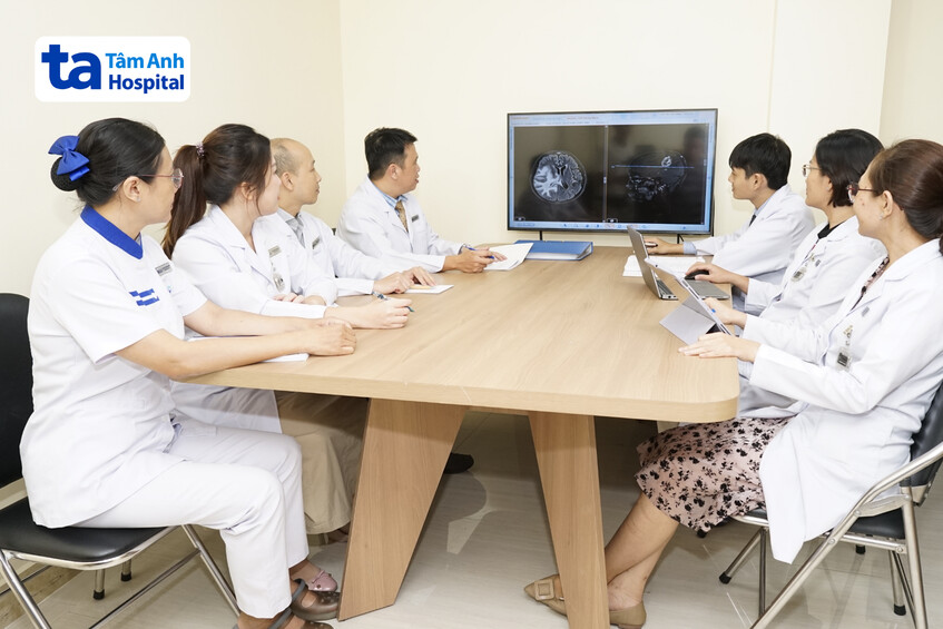 hội chẩn trước khi tiến hành xạ trị