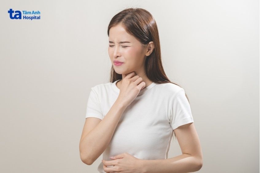 khó nuốt do khối u chèn ép thực quản