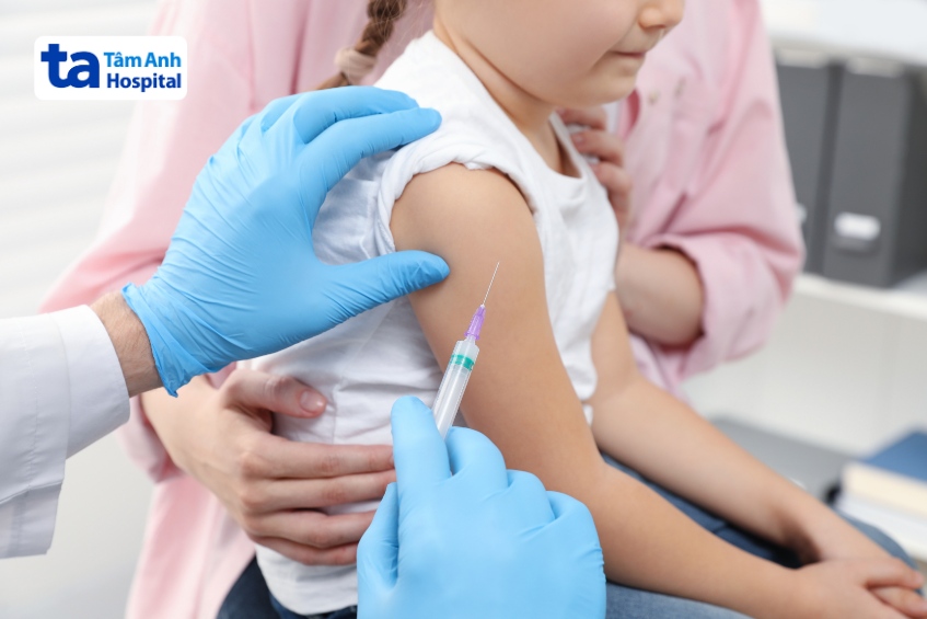 nên tiêm ngừa viêm gan a và b không