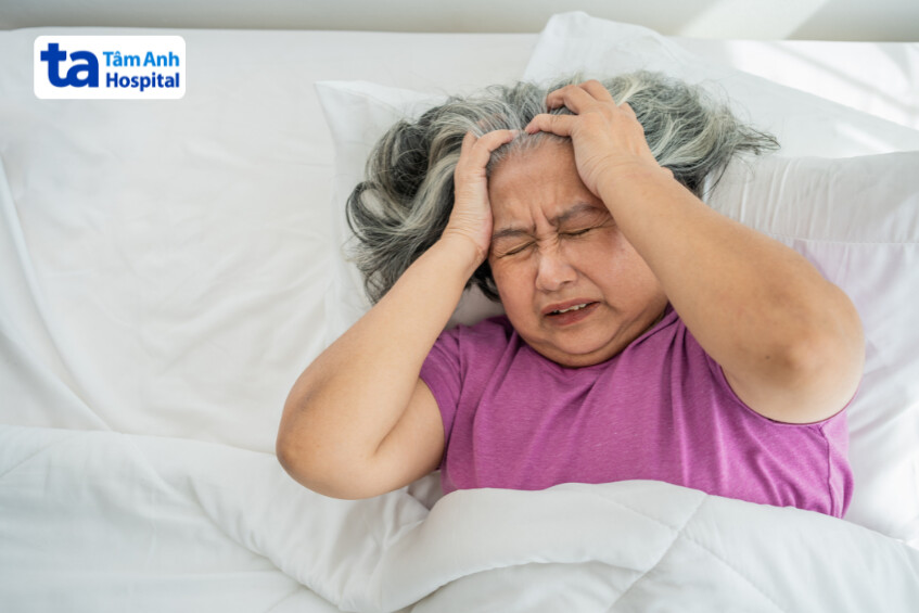 Ngủ không đúng tư thế có thể làm trầm trọng hơn tình trạng huyết áp