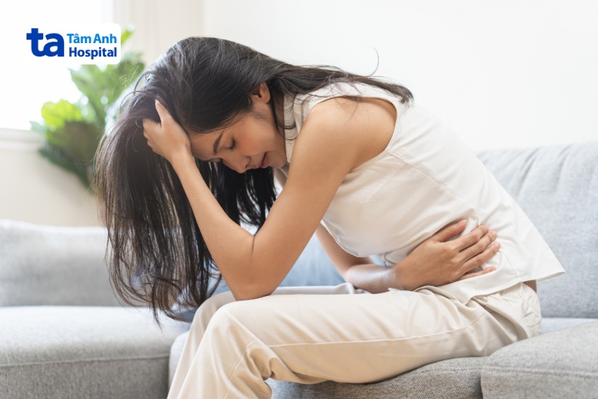 người bị ngộ độc thực phẩm nhẹ thường cảm thấy mệt mỏi, chán ăn