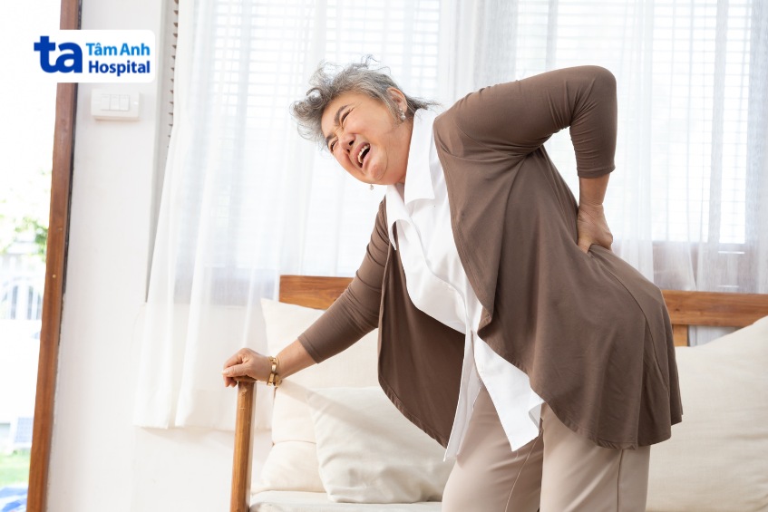 người cao tuổi có nên thay khớp háng