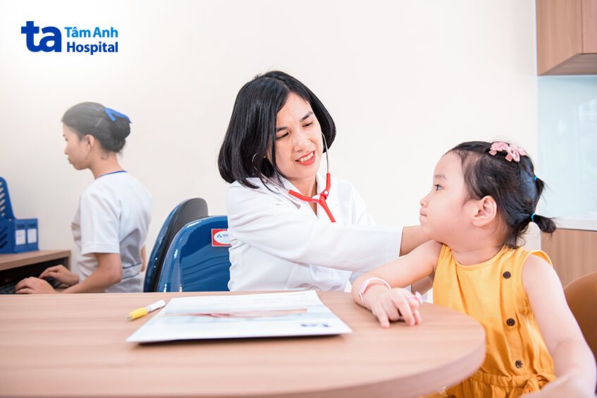 Nhiều phụ huynh tin tưởng đưa con đến khám tiêu hóa tại Bệnh viện Đa khoa Tâm Anh Hà Nội