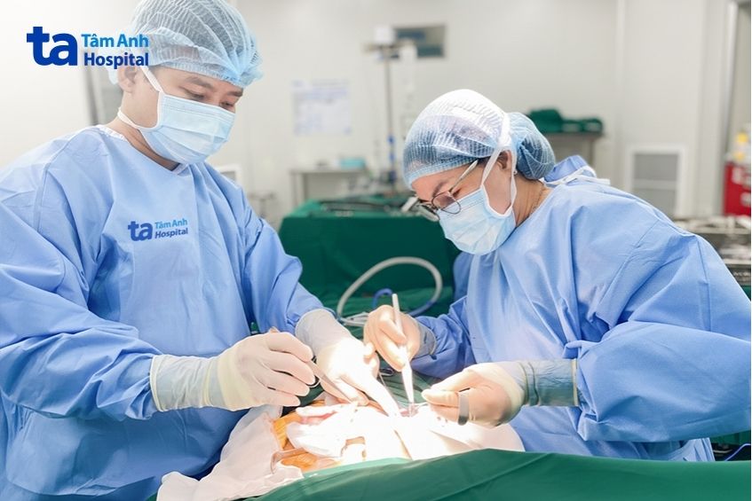 phẫu thuật cho mẹ bầu