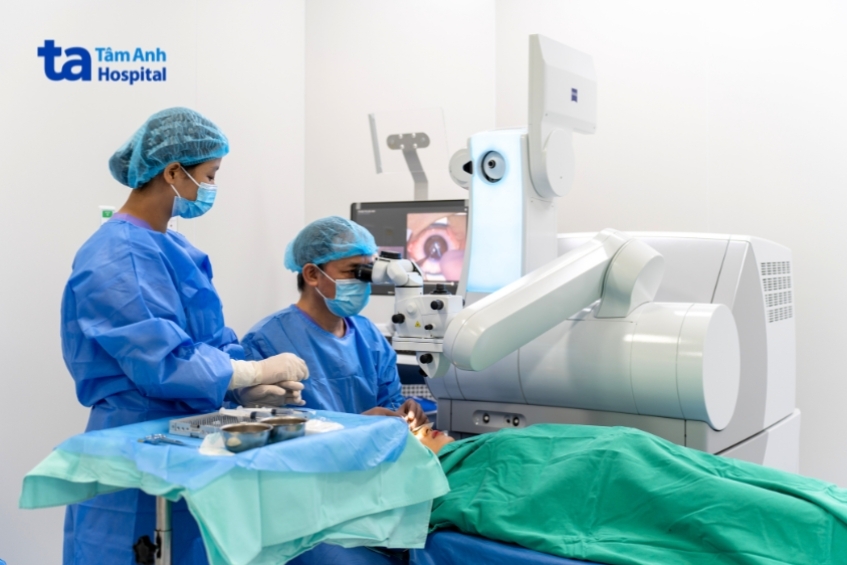 Phẫu thuật khúc xạ bằng công nghệ SMILE Pro