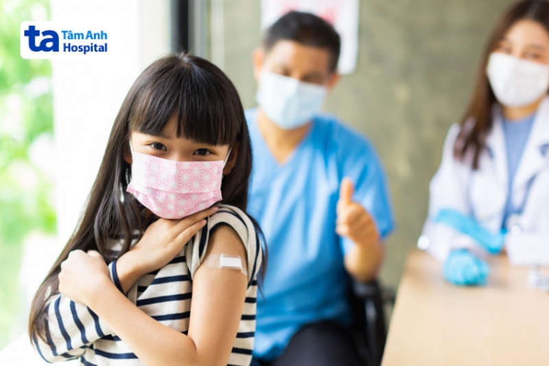 theo dõi sau tiêm vắc xin