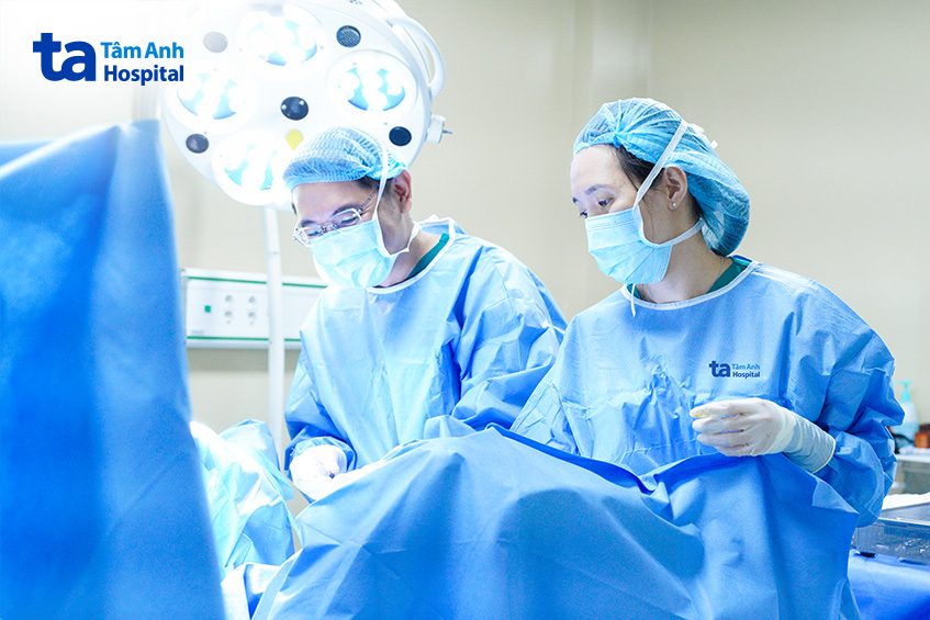 bác sĩ liên và bác sĩ tháp