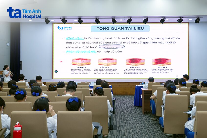 báo cáo tài liệu cho cán bộ y tế