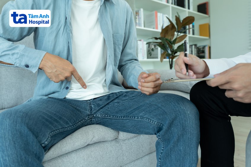 Bị đá vào tinh hoàn gây chấn thương nặng cần được can thiệp y tế kịp thời để bảo tồn chức năng tinh hoàn