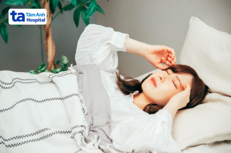 buồn nôn kèm đau đầu