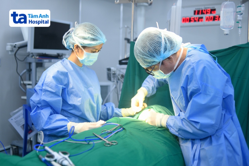 ca phẫu thuật tuyến giáp được bác sĩ