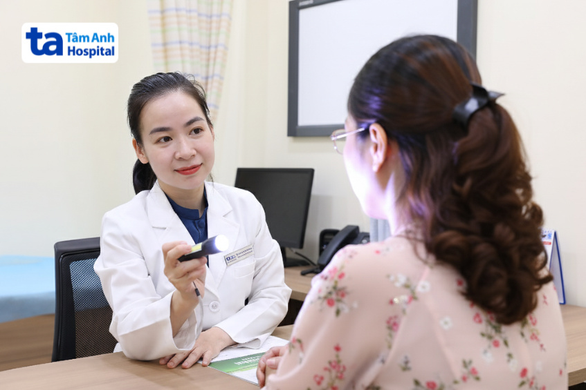 chẩn đoán giảm sắc tố dạng giọt tự phát