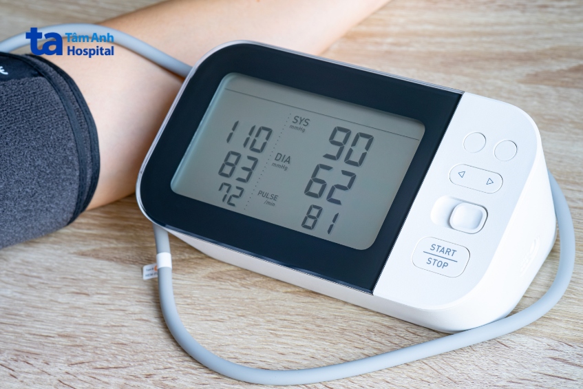 chẩn đoán huyết áp thấp khi chỉ số huyết áp tâm thu _ 90 mmhg và_hoặc huyết áp tâm trương _ 60 mmhg