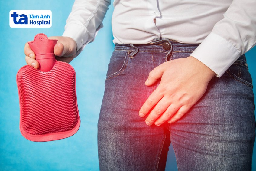 Chườm lạnh vùng da bị đau rát và sưng nhẹ giúp giảm cảm giác khó chịu hiệu quả