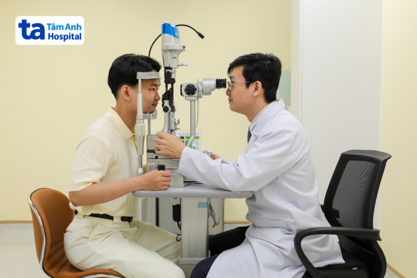 đặt lịch khám cùng bác sĩ chuyên khoa mắt