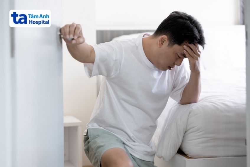 đau đầu, mệt mỏi và dễ mất thăng bằng