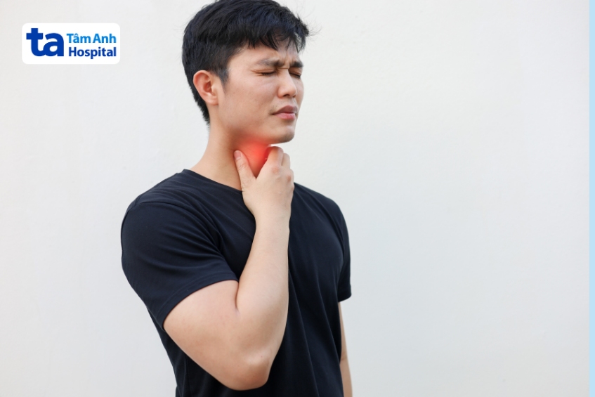 đau họng khó nuốt dấu hiệu amidan viêm