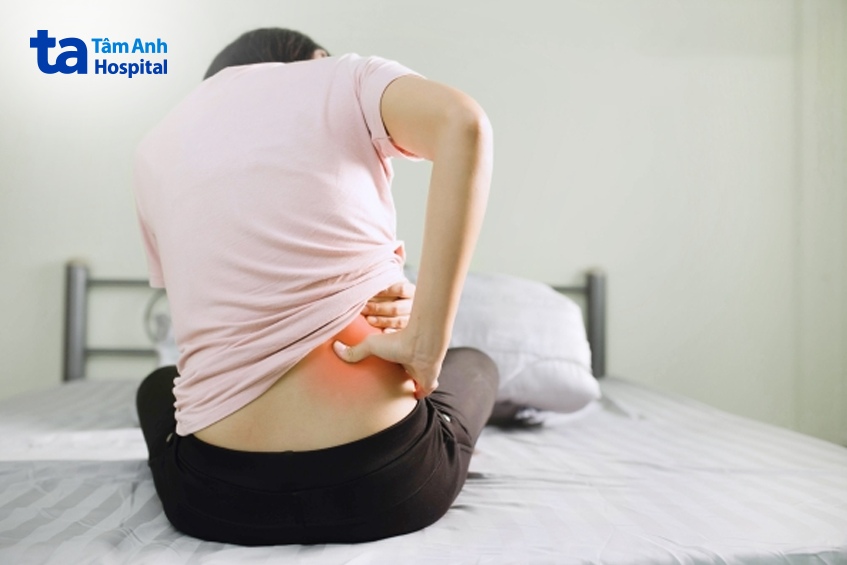 Đau kèm triệu chứng căng cơ hông