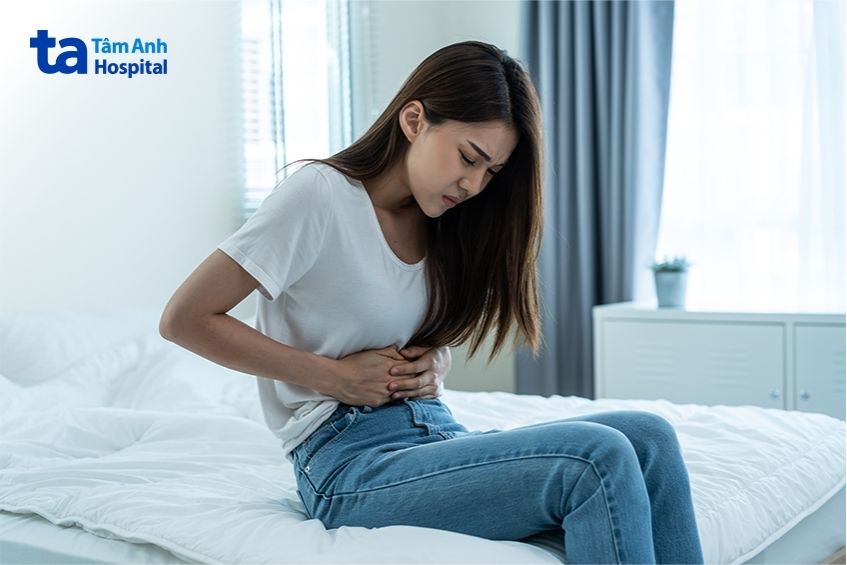 đau vùng gan cần được thăm khám