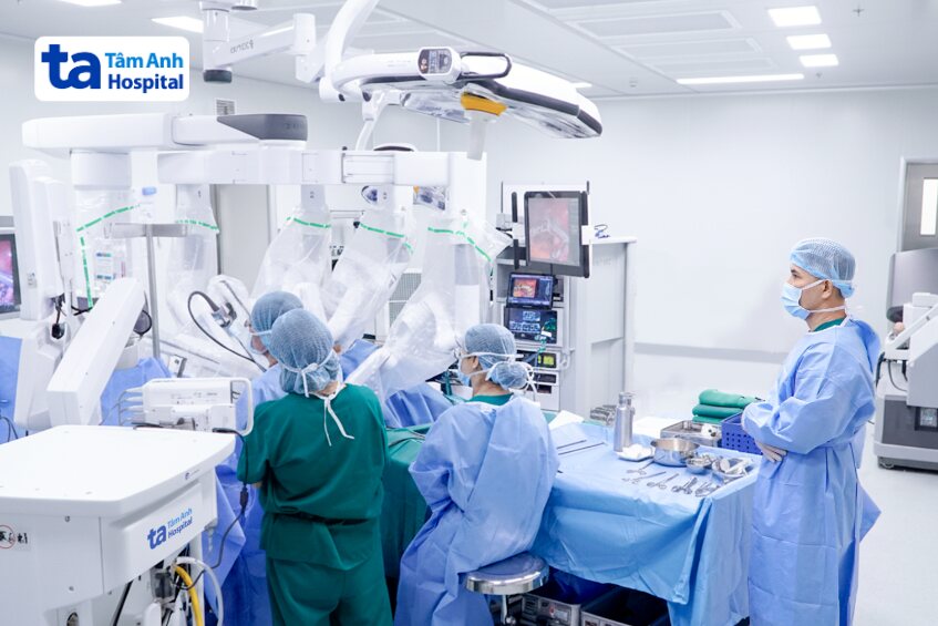 ekip bác sĩ trung tâm sản phụ khoa