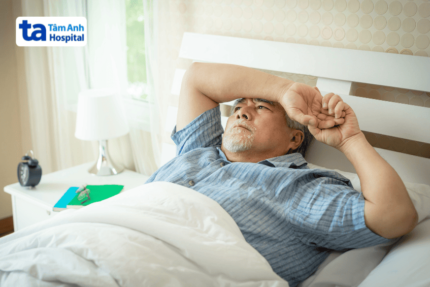 giấc ngủ bị thay đổi khi tuổi cao