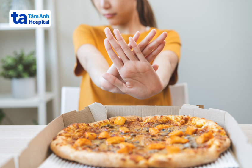 Hình ảnh từ chối đồ ăn nhiều dầu mỡ, thực phẩm không tốt cho người có vấn đề tuyến tụy